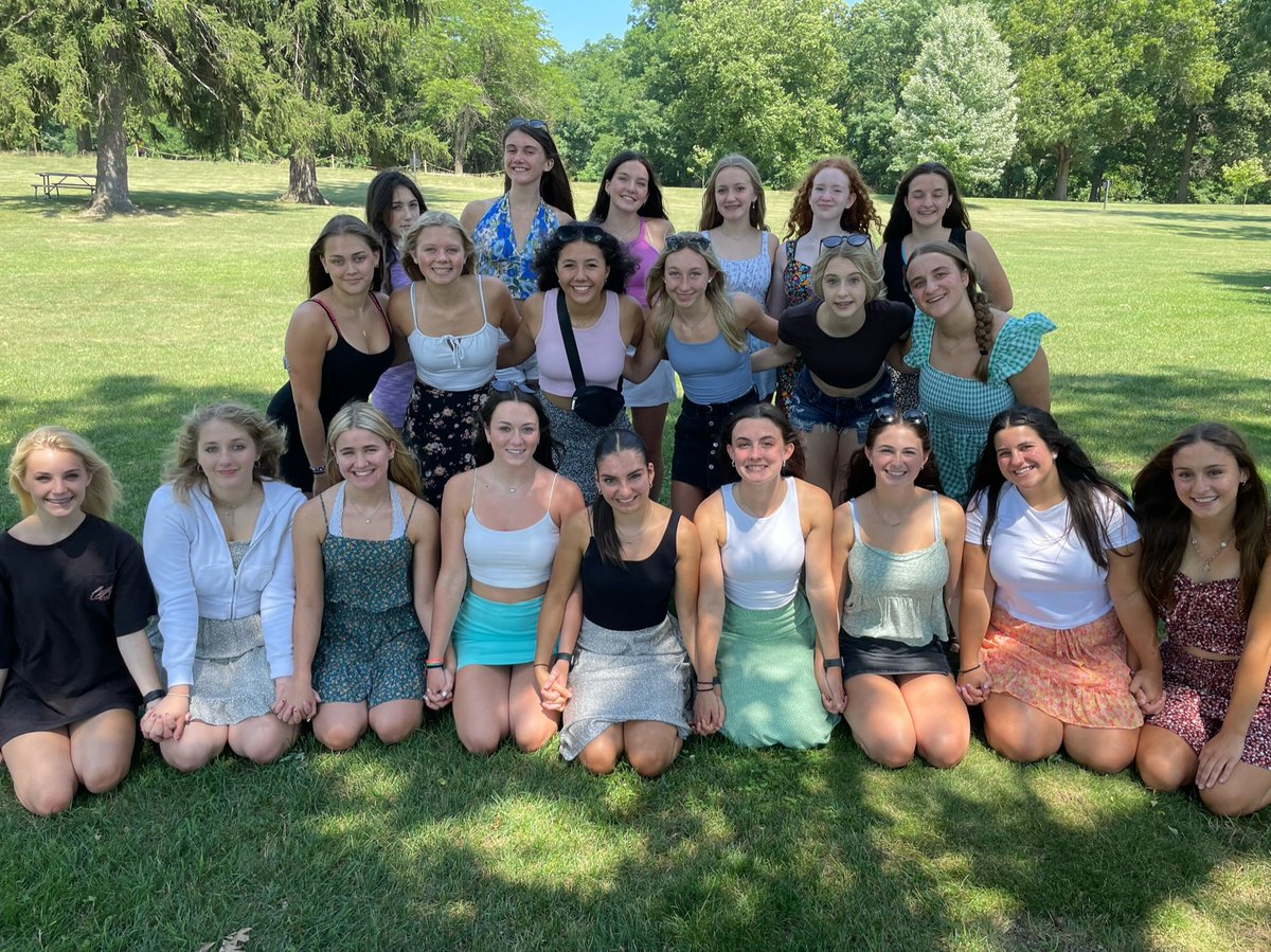 Summer Recap Part 3💚We also had such a fun time team bonding this Summer. We got to enjoy a pre-camp picnic, a pool party, and such a fun experience at the Howell Nature Center!💛