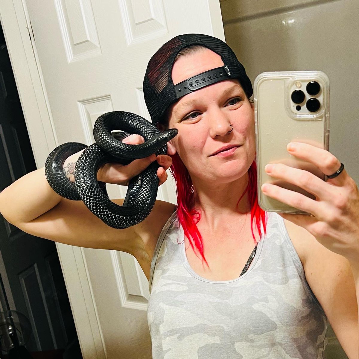 DarkerrStill's tweet image. My snakes cooler then your snake. #kendrick #snake #snakemom #kingsnake #alt #altpet #altgirl #love #cute #cuties #friendly #iphone13promax