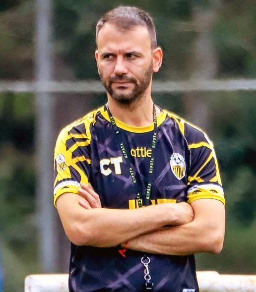 inforealfutve10's tweet photo. 🚨 ATENCIÓN 🚨

Alexandre Pallarés sería el nuevo DT de Alianza Lima. https://t.co/JZl2T1EQHv