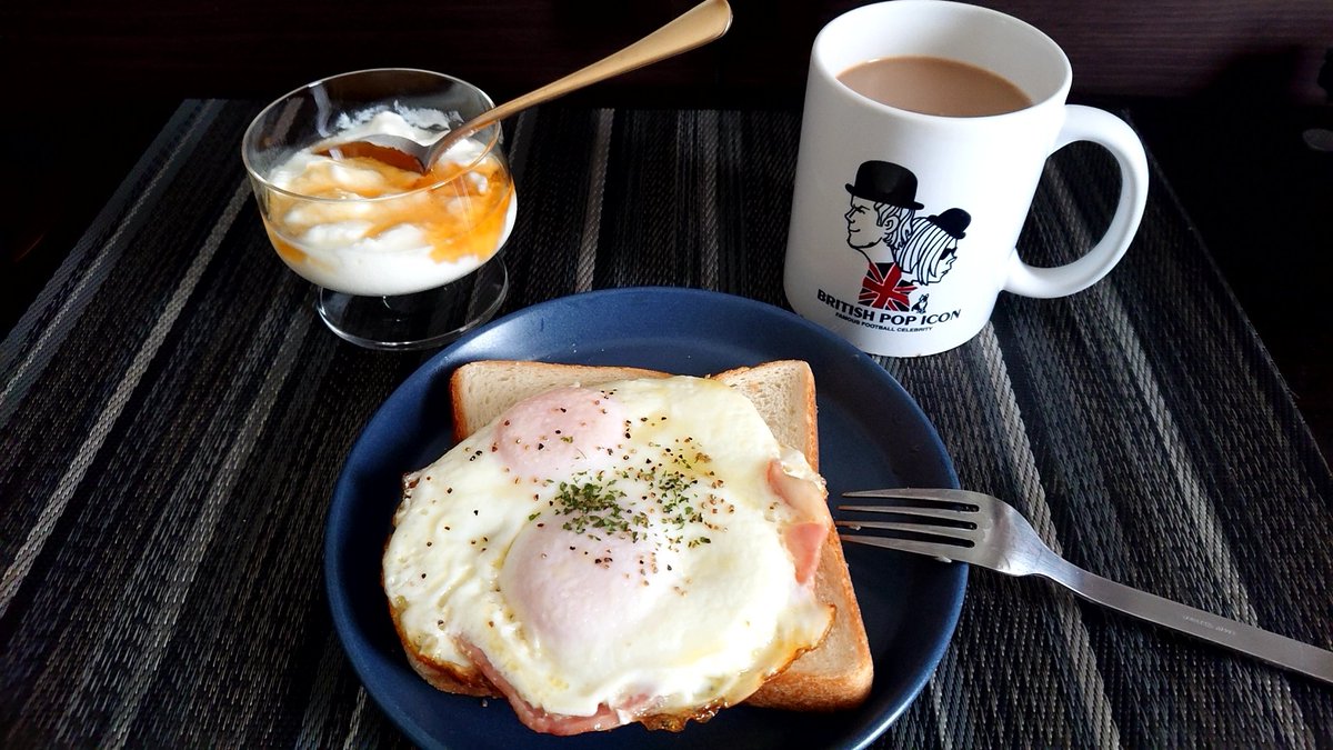 corrugated's tweet photo. 遅めの朝食？いただきます🍴🙏 https://t.co/NmzYC6hIjn