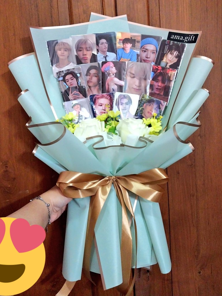 Buket Photocard
Bisa pilih warna buket dan custom foto

Order by shopee
shopee.co.id/ama.gift?smtt=…

#nct #TAEYONG