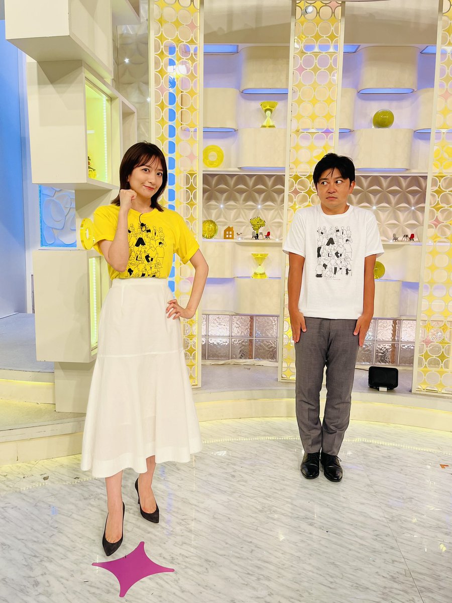 ntv_sukkiri's tweet photo. 今朝は笹崎里奈アナウンサーが来てくれました！

笹崎アナウンサー＆森アナウンサーで24時間テレビのチャリTシャツ。
今年は長場雄さんのデザインです。

#笹崎里奈
#森圭介 
#スッキリ https://t.co/eA2XFIykcd