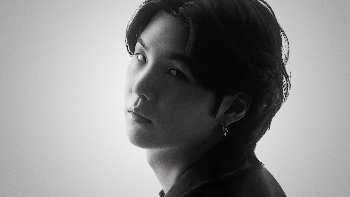 agustdfms's tweet photo. Over the Horizon 2022’ by SUGA is out now on Samsung's official YouTube channel! https://t.co/SCNZydlwER ♡ 

#OTH_ProdSUGA
OTH 2022 RELEASE https://t.co/lJcOA0vmiP