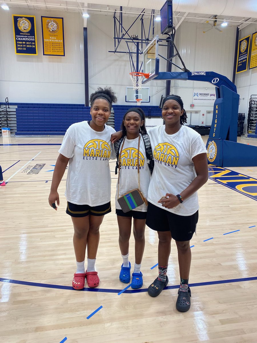 Alexiswball2005's tweet photo. Thank you so much for inviting me to the camp  @MarianUnivWBB i had such a great time i cant wait to watch yall during yall season @MC_hoops_2024 @MU_JessJohnson @LoriaSnowden @CoachBrooks021 https://t.co/FzKtT8jUof