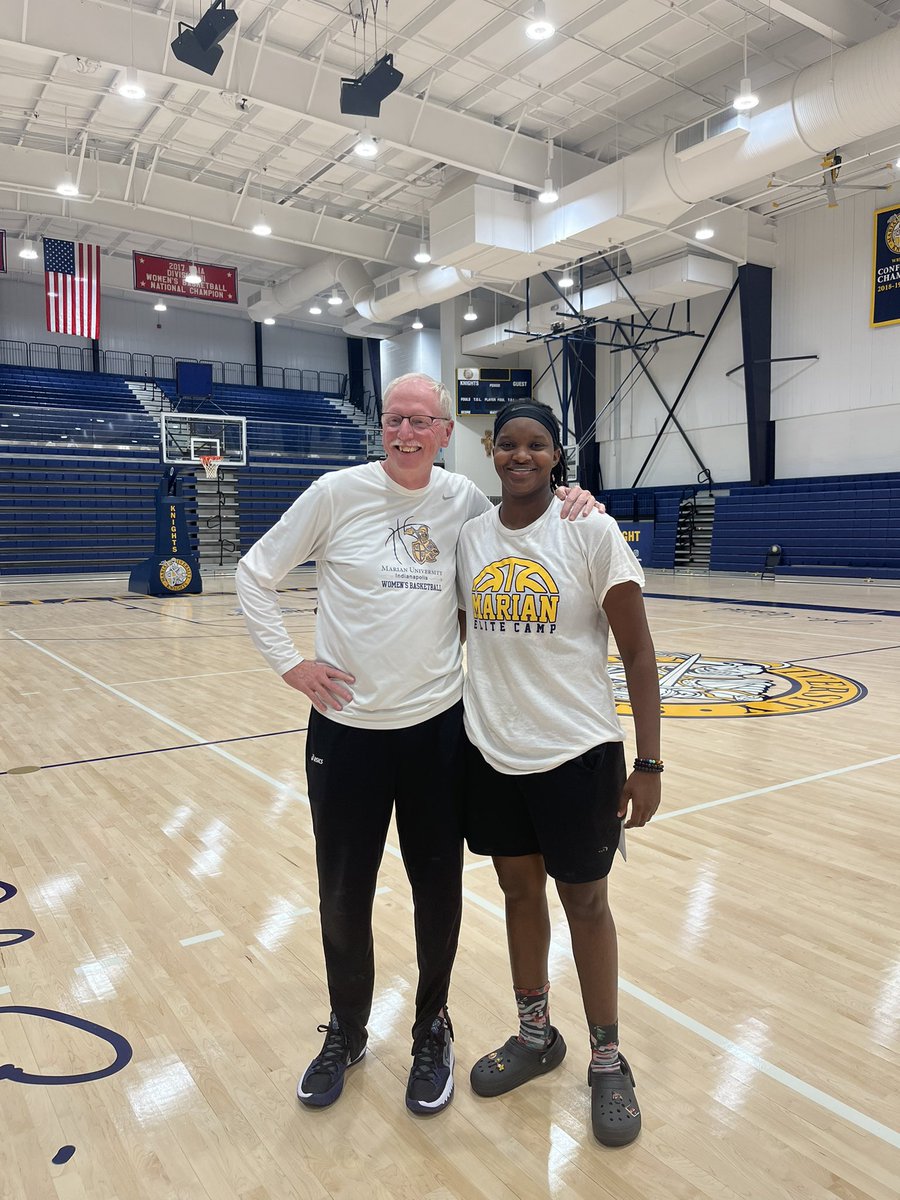 Alexiswball2005's tweet photo. Thank you so much for inviting me to the camp  @MarianUnivWBB i had such a great time i cant wait to watch yall during yall season @MC_hoops_2024 @MU_JessJohnson @LoriaSnowden @CoachBrooks021 https://t.co/FzKtT8jUof