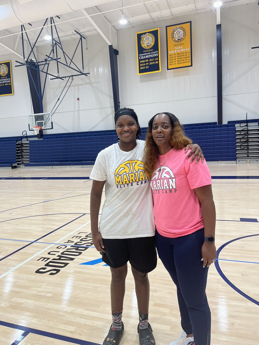 Alexiswball2005's tweet photo. Thank you so much for inviting me to the camp  @MarianUnivWBB i had such a great time i cant wait to watch yall during yall season @MC_hoops_2024 @MU_JessJohnson @LoriaSnowden @CoachBrooks021 https://t.co/FzKtT8jUof