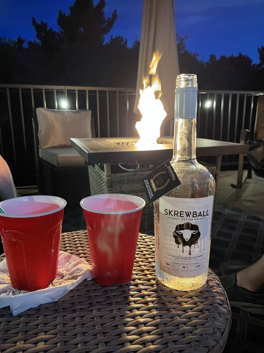 reed_jay's tweet photo. Here’s to the start of a great vacation!!! https://t.co/8j1DTQkRed