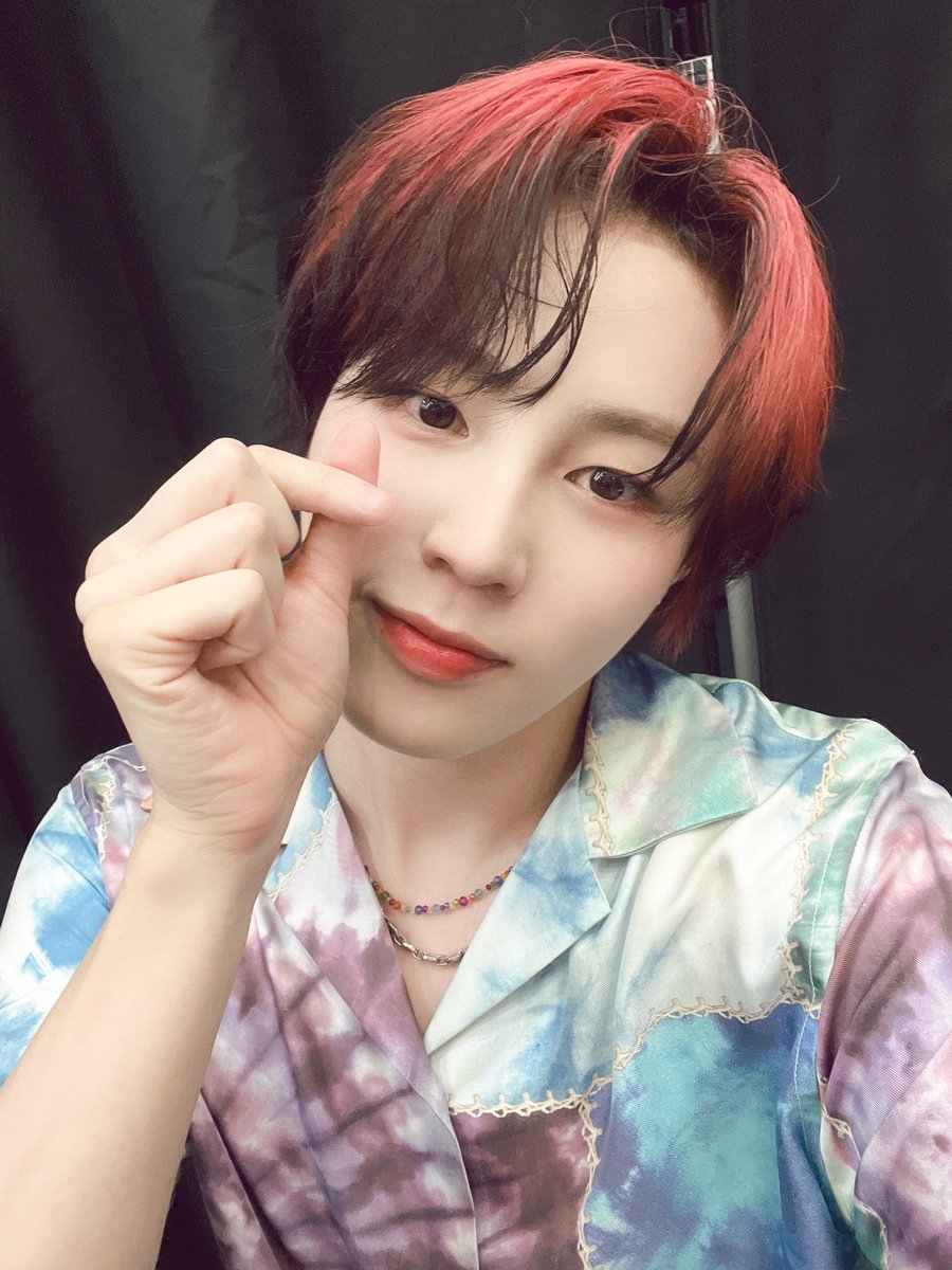 [#하성운] ⏰

잠시 후 11시 20분! KBS2 <광복 77주년 코리아 온 스테이지>에 성운이 출연합니다📺
광복절을 맞이해 청와대에서 진행한 뜻깊은 무대! 오늘 무대도 본방사수 부탁드려요🇰🇷

#HASUNGWOON #코리아온스테이지