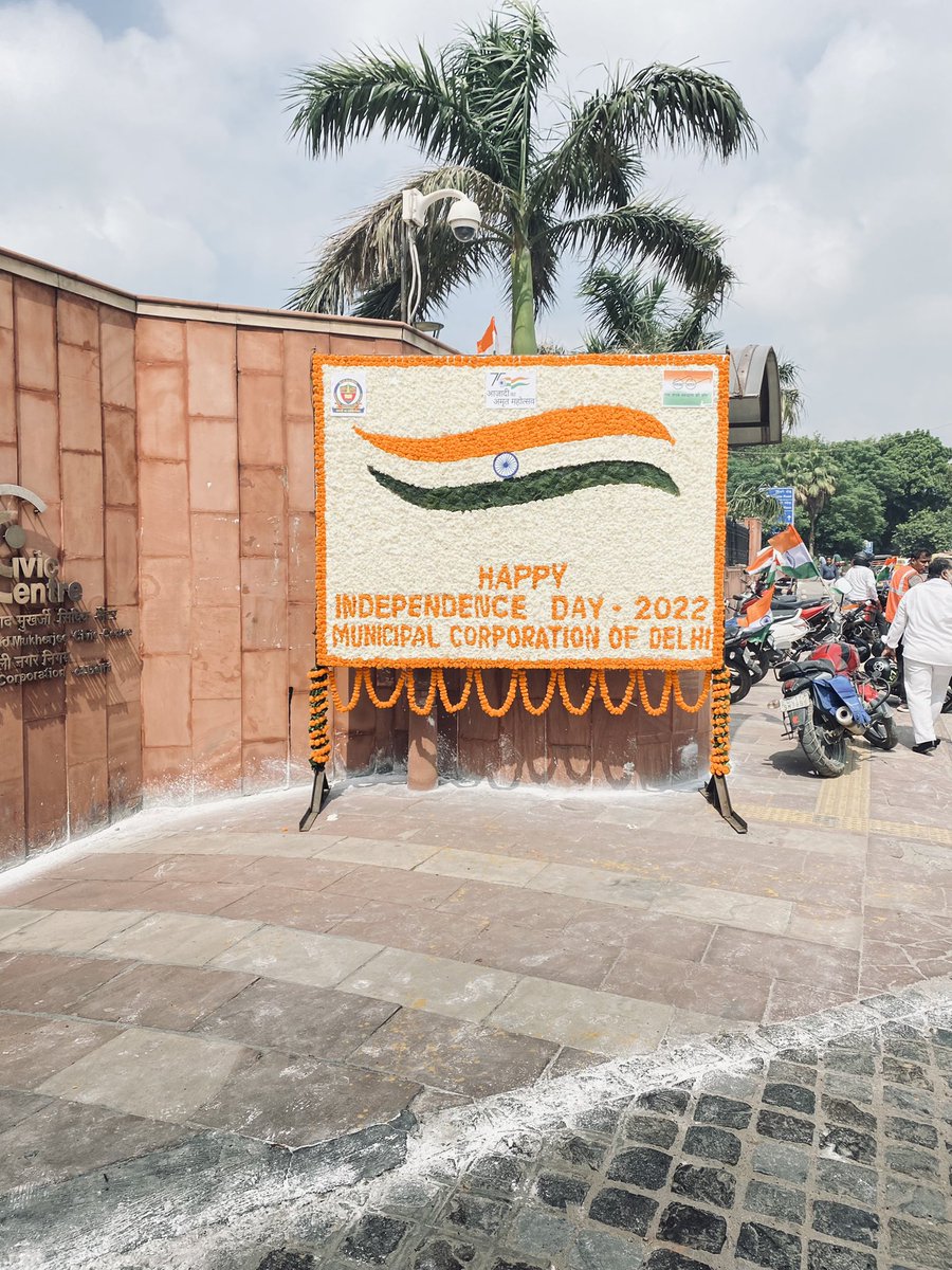Myself_Neeraj's tweet photo. A very Happy 76th Independence Day to all of my fellow citizens. Jai Hind. Vande Mataram. 🇮🇳

Today #India completes its 75 years of Independence. 

#IndiaAt75  #IndependenceDay #IndependenceDayIndia https://t.co/ijBMVHdC4K