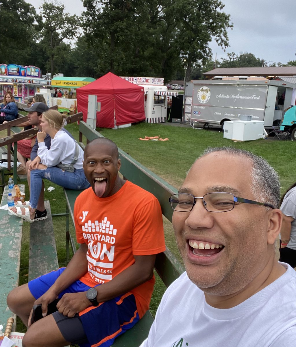 SLSmith11070's tweet photo. Me and my best friend hanging out at Lake County Fair in Crown Point, IN on the last day. #lakecountyfair #crownpointindiana #summertime2022 #NWI https://t.co/wroyIrFjic
