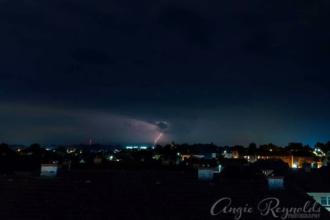 #lightening over Wishaw tonight looking towards Cambusnethan Church
#weather #BBCWeatherWatcher  #BBCWeather