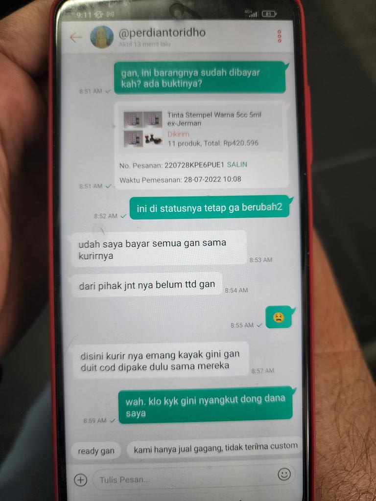 onxton_be's tweet photo. @jntexpressid sat set apanya, barang saya sudah diterima pembeli tapi status masih dalam pengiriman. skrg dana saya nyangkut. https://t.co/UqBxrKC9u3