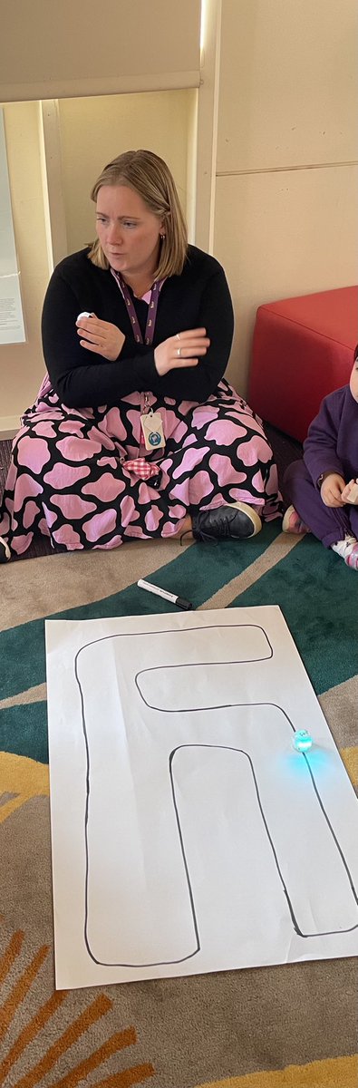 juniorgronn's tweet photo. We have been loving STEM and using robots in the ELC this year. We’ve used Bee-Bots, Ozobots and Spheroes. We’d love to expand out robot collection - what else are your youngest learners loving? https://t.co/nLcCOTOnO1