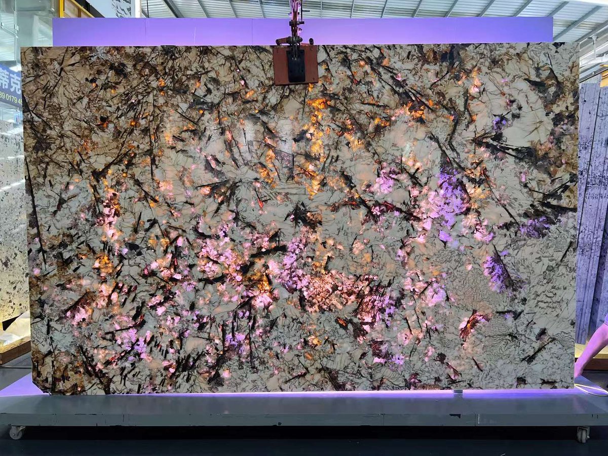 SugaryRay520's tweet photo. #GoldenPersa with different colors light on. 
Someone told me there is nothing more complicated than love in this world, and I said it was human nature. 
 #interiordesign #project #marmol #marmer #marmoles #granito #granite #graniteslab #granitestone #granitesupplier https://t.co/OtusVVFXv2