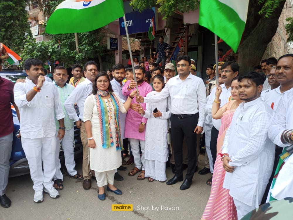 RaiBrijnandan's tweet image. एक गाँव एक तिरंगा के निमित्त घाटमपुर जिले के पतारा गाँव में ध्वजारोहण एवं संगोष्ठी का कार्यक्रम संपन्न हुआ इसके बाद तिरंगा यात्रा का शुभारंभ किया गया।जिसमे प्रवासी के रूप मे राष्ट्रीय मंत्री @SakshiSinghIN जी। प्रांत संगठन मंत्री @AnshulVidyarthi जी उपस्थित रहे।