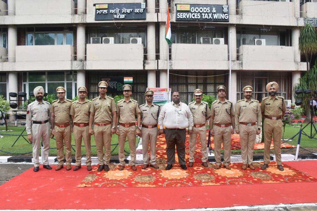 CGST Commissionerate, Chandigarh celebrated the #76thIndependenceDay. Smt. Aruna N Gupta, Chief Commissioner  hoisted the national flag at the C.R.Building,Chandigarh