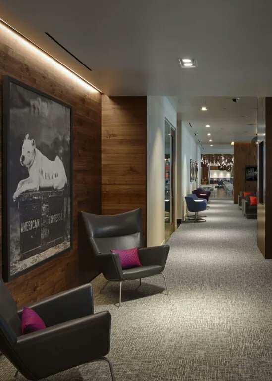 lounge_review's tweet photo. Experience @AmericanExpress’ signature amenities--complimentary hot meals conceived by Award-winning chef @deanfearing &amp; a full bar with a generous range of wines, beers, &amp; creative cocktails designed by @mixography Jim Meehan at the DFW Centurion Lounge 
https://t.co/tZca6Bjgi8 https://t.co/yyTifRfLPs