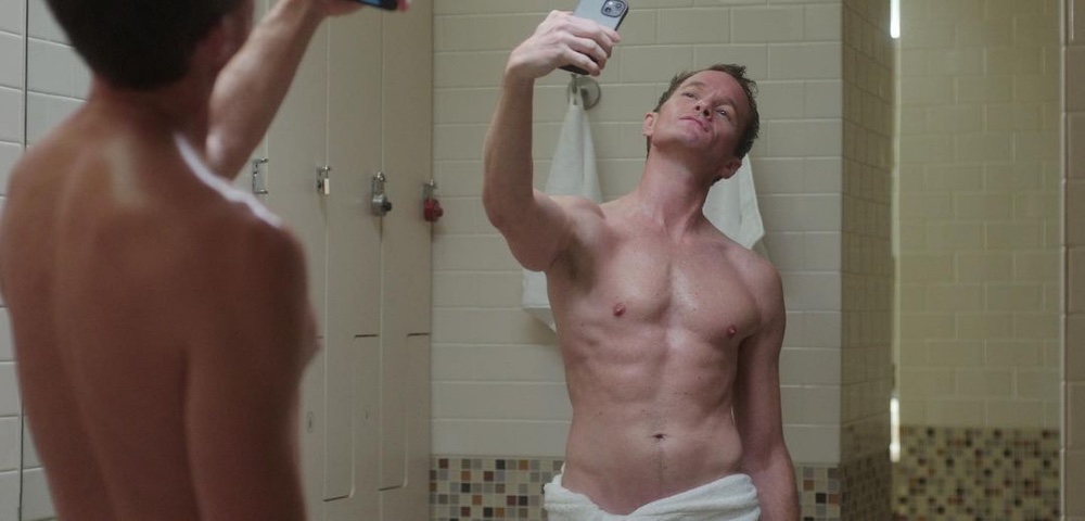 NetflixANZ's tweet photo. Hi! I'm @danileever, resident gay person/former breakup devastatee, here to talk about #Uncoupled, Netflix's recent romcom starring Neil Patrick Harris.📺
Uncoupled is an ode to healing through messy breakups, and this show gets so right. Here's how:🧵 https://t.co/UwVVr6byEh