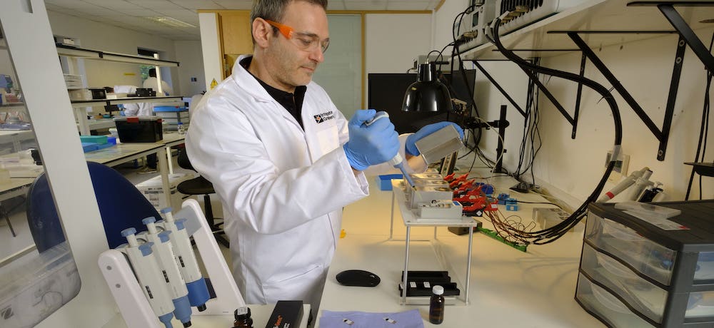 Graphene electrode part of "revolutionary" liver transplant test

bit.ly/3QKj3Mx

<a href="/Int_Graphene/">iGii</a> <a href="/EdinburghUni/">The University of Edinburgh</a> <a href="/sensiBile_uk/">sensiBile</a> #medtech #livertransplants #graphene