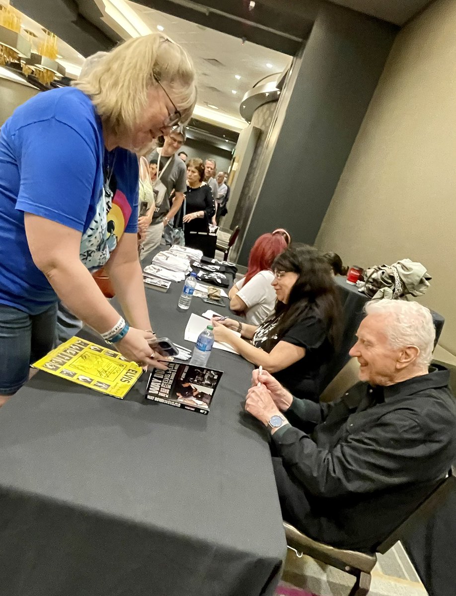 DeenasDays's tweet photo. Next up on this great day was a meet and greet with Jerry Scheff! He was the most charming, engaging man with these beautiful eyes that just pulled you in!
#ElvisWeek45 #Memphis
#Elvis #TCB⚡️🐅 #ElvisWeek
#Graceland #HappiestPlaceOnEarth
#ElvisWeek2022 https://t.co/yGnrWInZFd