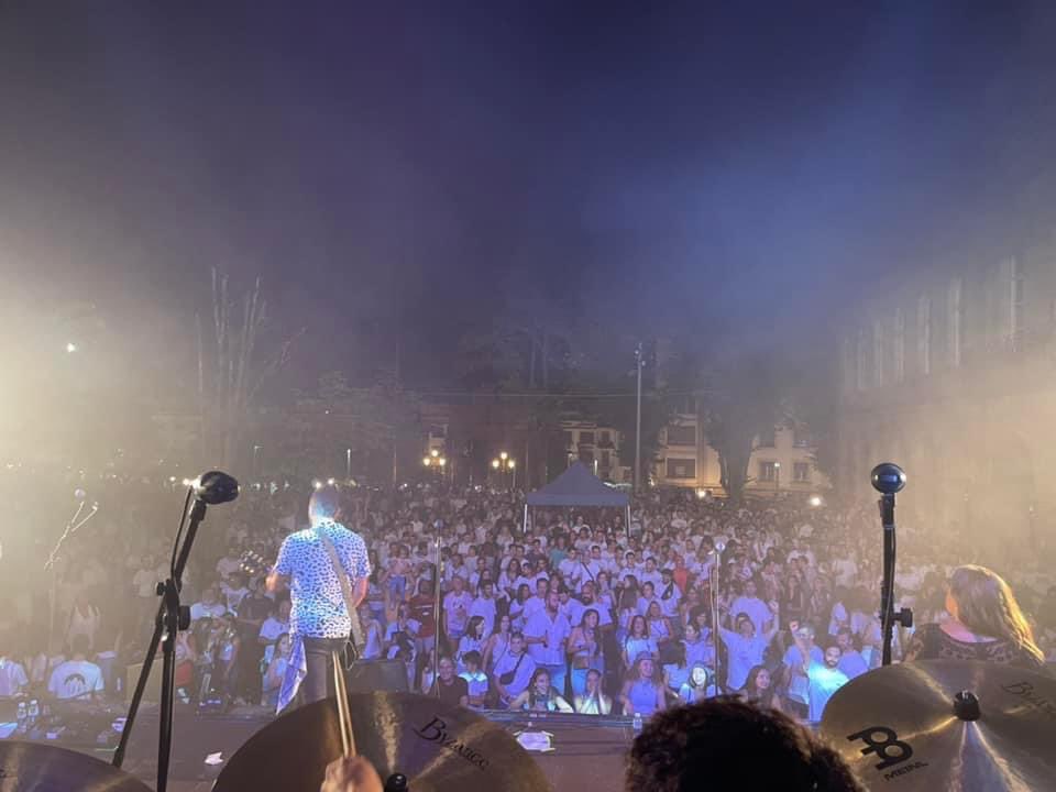 🎶 <a href="/DientesdeLuna/">DIENTES de LUNA</a> 🎶
📌 Gernika
🗓  Abuztuak 14 de Agosto 🗓
#musika #musica #emanaldia #actuacion #gernika #dientesdeluna #bagabiga