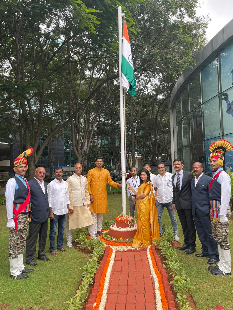 saplabsindia's tweet photo. Celebrating the 75th Independence Day in the presence of our SVP &amp; MD, @gangadharansind, COO @anzieee and other leaders, by hoisting a flag at our campus followed by celebrations at the Government Higher Primary School, Basavanagar with enthusiastic little champs. https://t.co/Llphad9itb