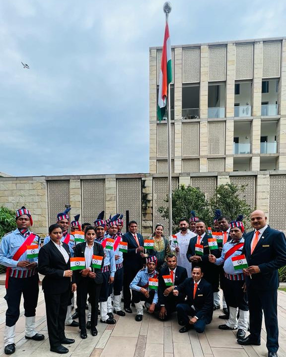 Lodhidelhi's tweet photo. Celebrating the glorious spirit of our nation's sovereignty, democracy and diversity.
The Lodhi, New Delhi wishes you a Happy Independence Day.

#TheLodhi #LeadingHotelsoftheWorld
#TheLodhiMoments #ExpereinceTheLodhi
#IndependenceDay https://t.co/tnbi1hR4IT