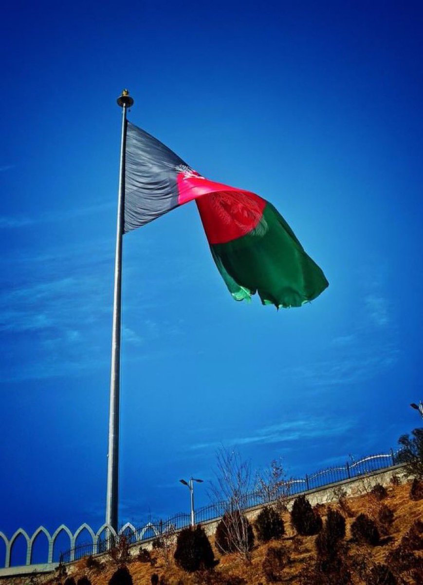 SRomanAf's tweet photo. On 15-08-21 a nation called Afghan lost its rights, hopes and values. Now lots of them live in exile while the majority living inside the country are desperate.
But history has shown that after each down to the ground this nation upped again, that is why we have both 🏜��� &amp; 🌄. https://t.co/j20Ud78PTx