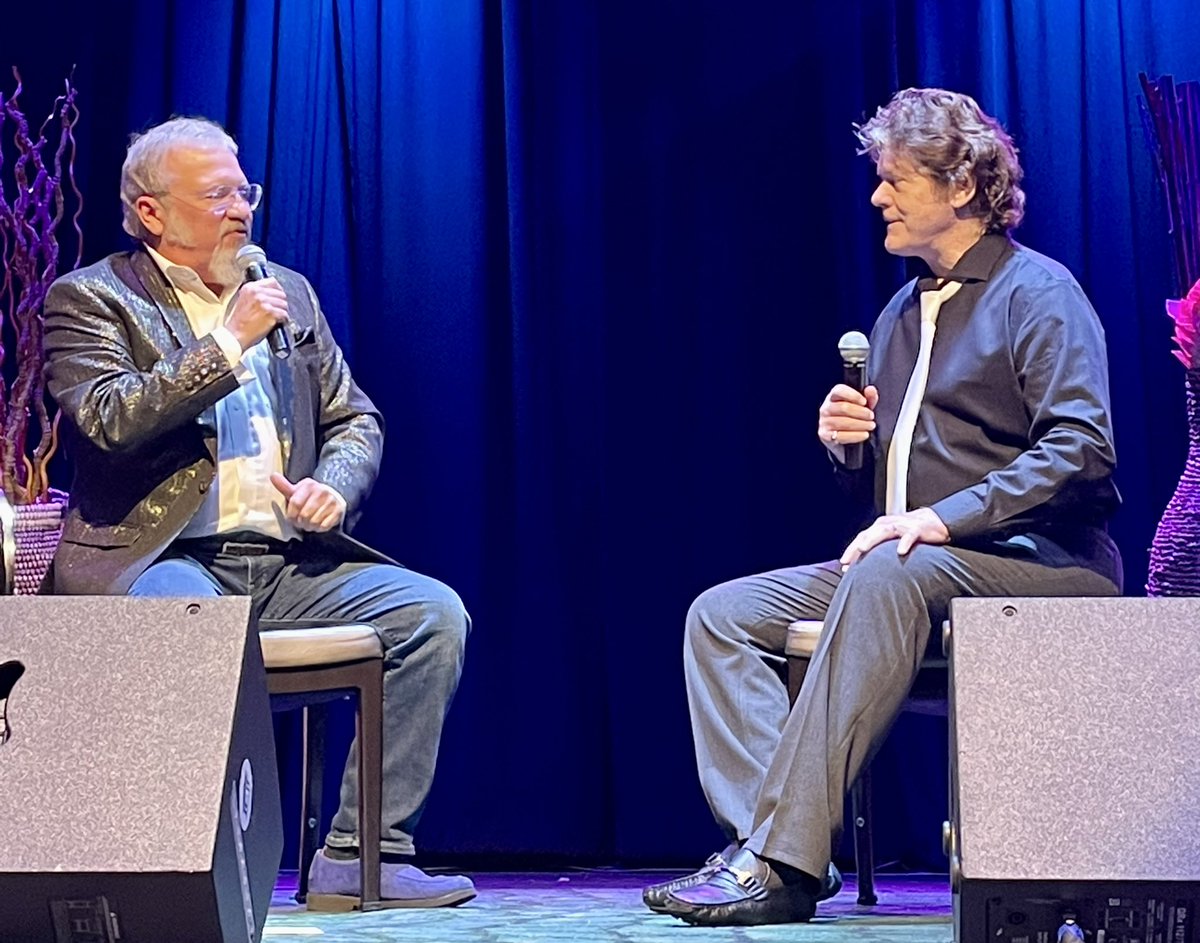 DeenasDays's tweet photo. The highlight of this great day for me was the Sony Listening Party for the 50th anniversary of Elvis on Tour!
(released a month after I was born)
#ElvisWeek45 #Memphis
#Elvis #TCB⚡️🐅
#YearOfTheTiger #ElvisWeek
#Graceland #HappiestPlaceOnEarth
#ElvisWeek2022 https://t.co/8vAZvtgAkO