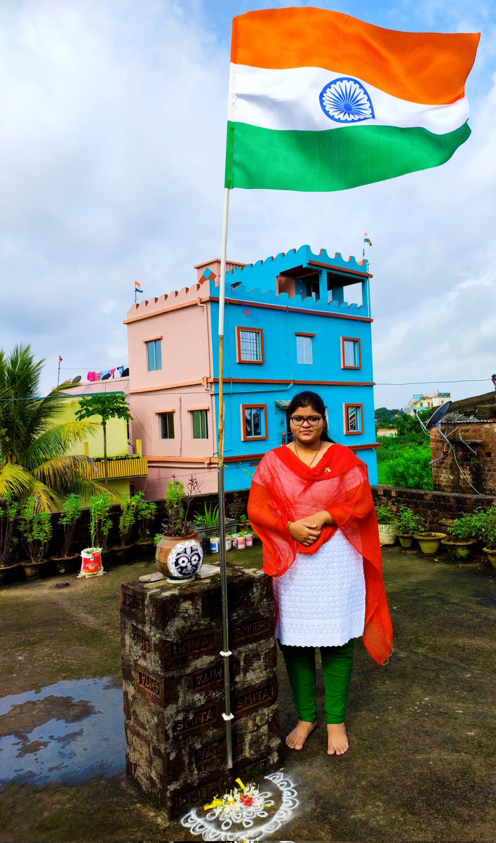 SonaliPangari's tweet photo. #har_ghar_triranga🇮🇳
#azadi_ka_amrut_mahotsav❤️
#75thyearsofIndependence🙋🏻♀️
.
@MousumiPangari
@lipi_pragyan https://t.co/FsH1v1aSqU