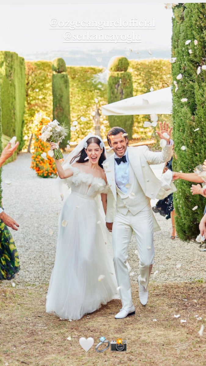 Congratulations #SerkanÇayoğlu #ÖzgeGürel 🤍 #ÖzgeSerkanWedding

Learn more about them 👇
Serkan - youtu.be/bULWh0z2zic
Özge - youtu.be/WPCSHX-sMSk
or their relationship timeline - COMING SOON