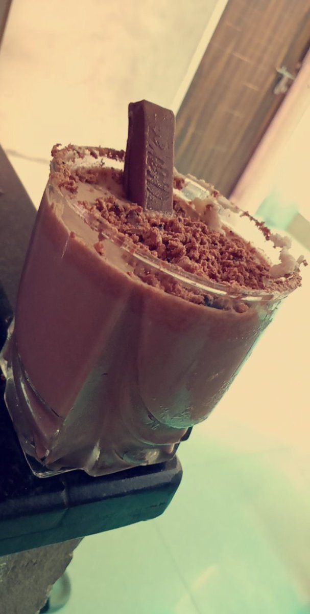 itsarora2's tweet photo. #Kitkatshake😍😋 https://t.co/VDTbipnNek