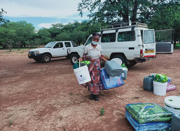 CAREZimbabwe's tweet photo. #DidYouKnow
@CAREZimbabwe was one of the first organizations to respond to the #CycloneIdaidisaster in 2019 reaching 238,334 people with immediate life-saving relief support including food, medicine, shelter, protection services and other non-food-items.
#30yearsofCAREZim https://t.co/zb9Y8ksK04