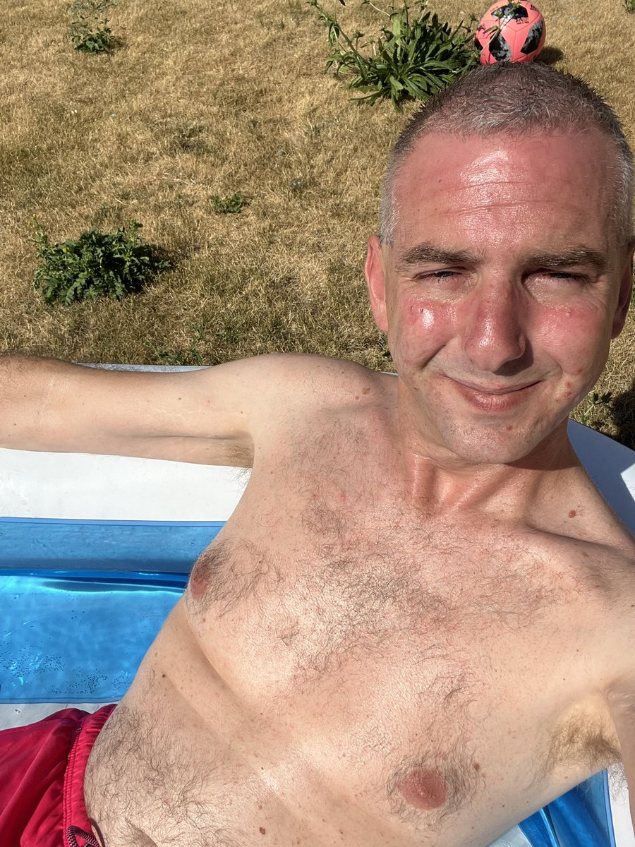The plus side of being a #gayparent is being able to crash their pool when it’s this hot 😂😂 #singlegay #kidspool #singleparent