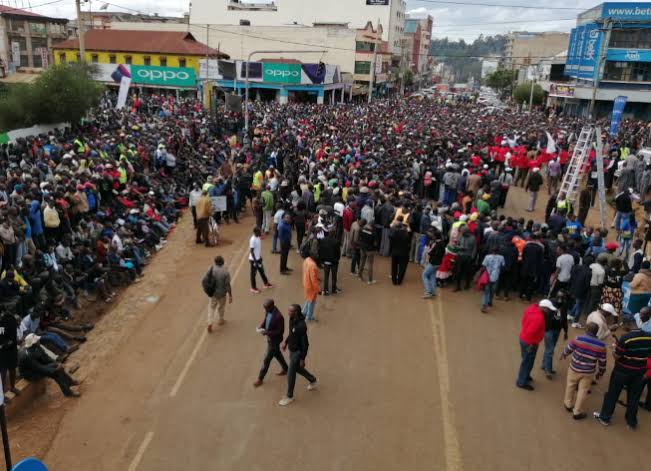 Barngetuny_'s tweet image. Here cometh the hour...eldoret pale big screen is already full...