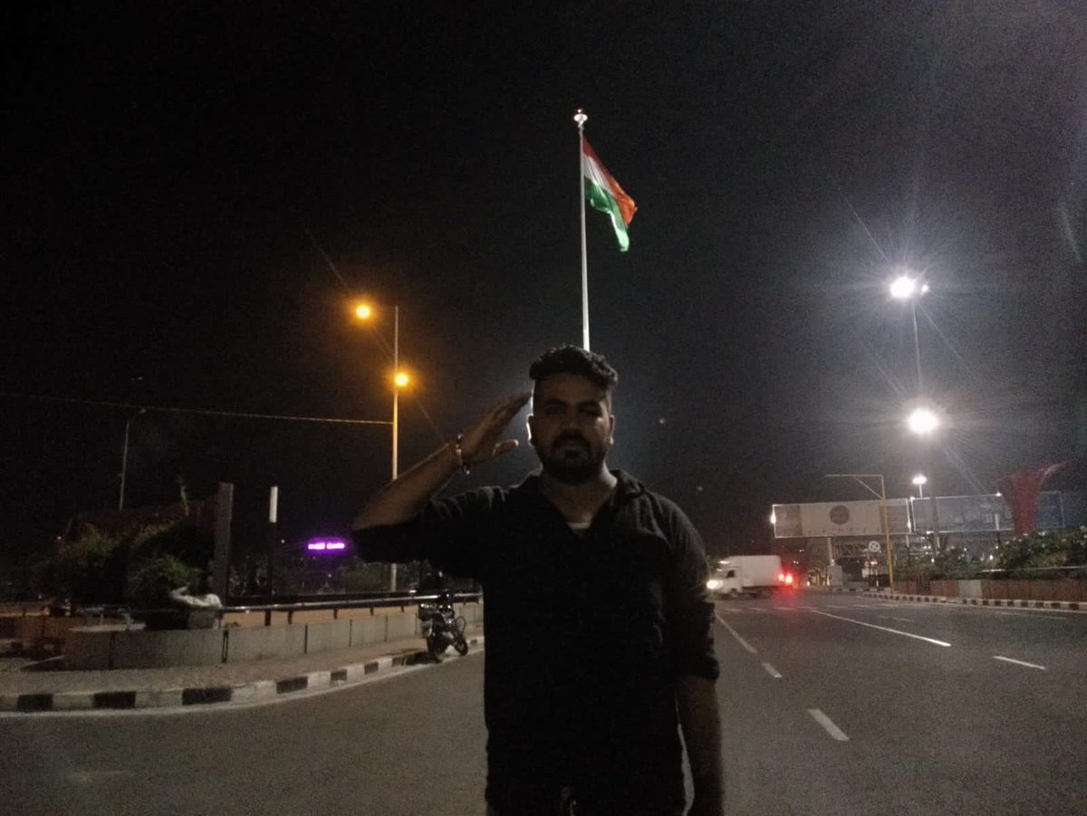IAmAarav8's tweet photo. If there is a murder in the whole world by keeping a mustache and drinking water from a pot, then it happens in India 🇮🇳.
This picture of Jitendra Meghwal Bhai on Independence Day last year raises questions on the freedom of Dalits in the country.
#JitendraMeghwal #IndraMeghwal https://t.co/QYhkAWdaun