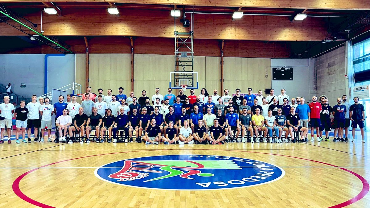 TomasTF's tweet photo. Great days at the International Clinic of the Italian Basketball S&amp;C Association in Bologna🇮🇹.

It was a pleasure to share and learn from some of the best 🏀 S&amp;C coaches in Europe.

🔝event organized by an amazing group of people 🤩 https://t.co/XPQtrMwfvx