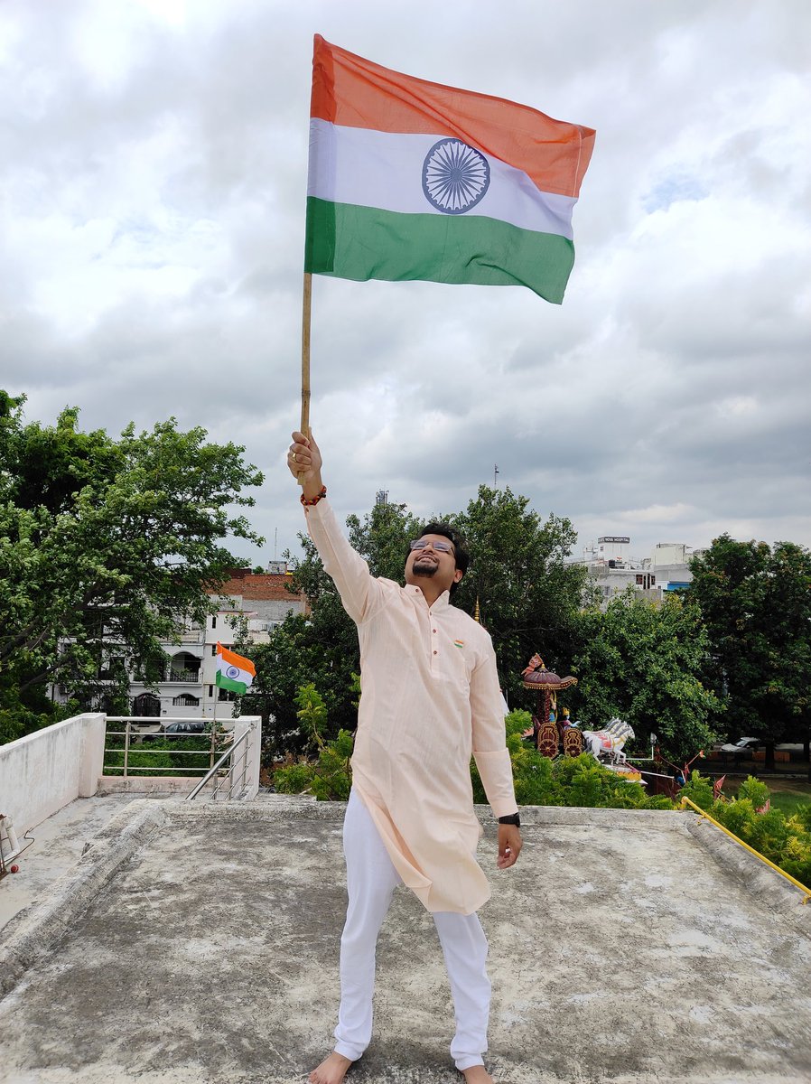 shivanshsirji's tweet photo. तेरा वैभव अमर रहें माँ, हम दिन चार रहे ना रहे.

स्वतंत्रता दिवस के पावन 75वे वर्षगाठ पर आप सभी को अनेको शुभकामनाएं, आइ��े मिलकर #AzadiKaAmritMahotsav मनाए.

#IndiaAt75 https://t.co/d8rxiif2De