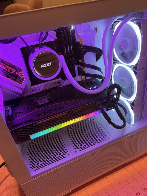 ok built my new pc completely by myself and worked first try LETS GOOO (i&rsquo;m gonna get custom cables pls