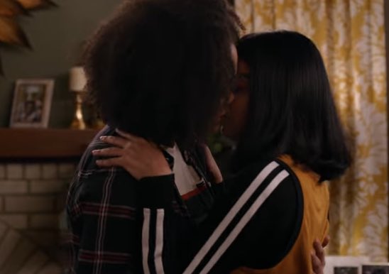 Catie40555994's tweet photo. CAN WE TALK ABOUT THE FACT THAT WE GOT PERFECT COUPLES THIS SEASON!!! #FABEESA #BEVI #ELENT (btw elent stands for Trent and Eleanor) #NeverHaveIEver https://t.co/hV4LQ58Jgb