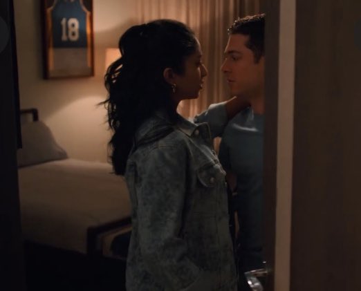 Catie40555994's tweet photo. CAN WE TALK ABOUT THE FACT THAT WE GOT PERFECT COUPLES THIS SEASON!!! #FABEESA #BEVI #ELENT (btw elent stands for Trent and Eleanor) #NeverHaveIEver https://t.co/hV4LQ58Jgb
