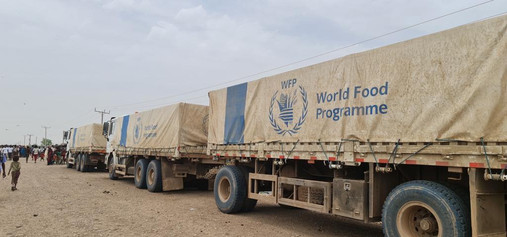 WFP_Ethiopia's tweet photo. .@WFP has completed deliveries of emergency food assistance to the 14 districts it covers in #Afar &amp; has reached over 520,000 people so far - 80% of target population.
Thanks to our international donor partners 🇺🇸🇦🇪🇯🇵 for their crucial commitment &amp; funding to N Ethiopia response. https://t.co/7Jp3DrTbvq
