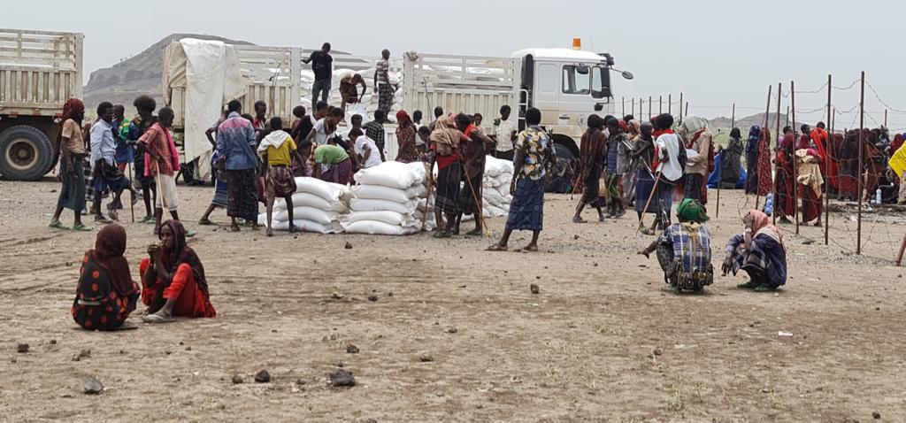 WFP_Ethiopia's tweet photo. .@WFP has completed deliveries of emergency food assistance to the 14 districts it covers in #Afar &amp; has reached over 520,000 people so far - 80% of target population.
Thanks to our international donor partners 🇺🇸🇦🇪🇯🇵 for their crucial commitment &amp; funding to N Ethiopia response. https://t.co/7Jp3DrTbvq