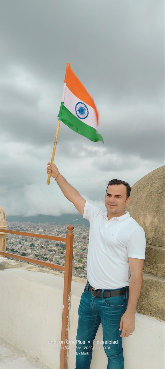 आज़ादी के अमृत महोत्सव की सभी साथियों को दिल से बधाई 🌿वन्देमातरम वन्देमातरम🌿जयपुर में आमेर के क़िले पर शान से तिरंगा फहराया बारिश के मौसम में नज़ारा देखने लायक़ है 🌿 <a href="/nagenders/">Invictus🇮🇳</a> <a href="/hdhingra/">Harinder Dhingra हरींद्र ढींगरा ہریندر ڈھنگڑا</a> <a href="/DharamvirNews/">Dharamvir Sharma</a> <a href="/TheGurugramNews/">Gurugram News गुरुग्राम न्यूज़</a> <a href="/DC_Gurugram/">DC Gurugram</a> <a href="/mlkhattar/">Manohar Lal</a> <a href="/cmohry/">CMO Haryana</a> <a href="/narendramodi/">Narendra Modi</a> <a href="/PMOIndia/">PMO India</a>