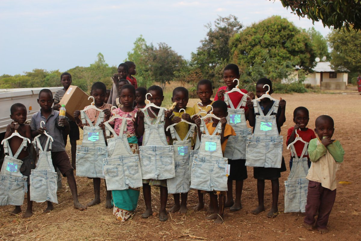 UmunthuP's tweet photo. We are grateful to #Crossroadsfoundation for the donation. The items will go a long way in ensuring children get quality #ECD and vulnerable individuals will breathe a sigh of gratefulness.
@thinkmalawi @undpmalawi @EUinMalawi @USEmbassyLLW @MalawiUNICEF @rogerfedererfdn https://t.co/kdBvgJBfIQ