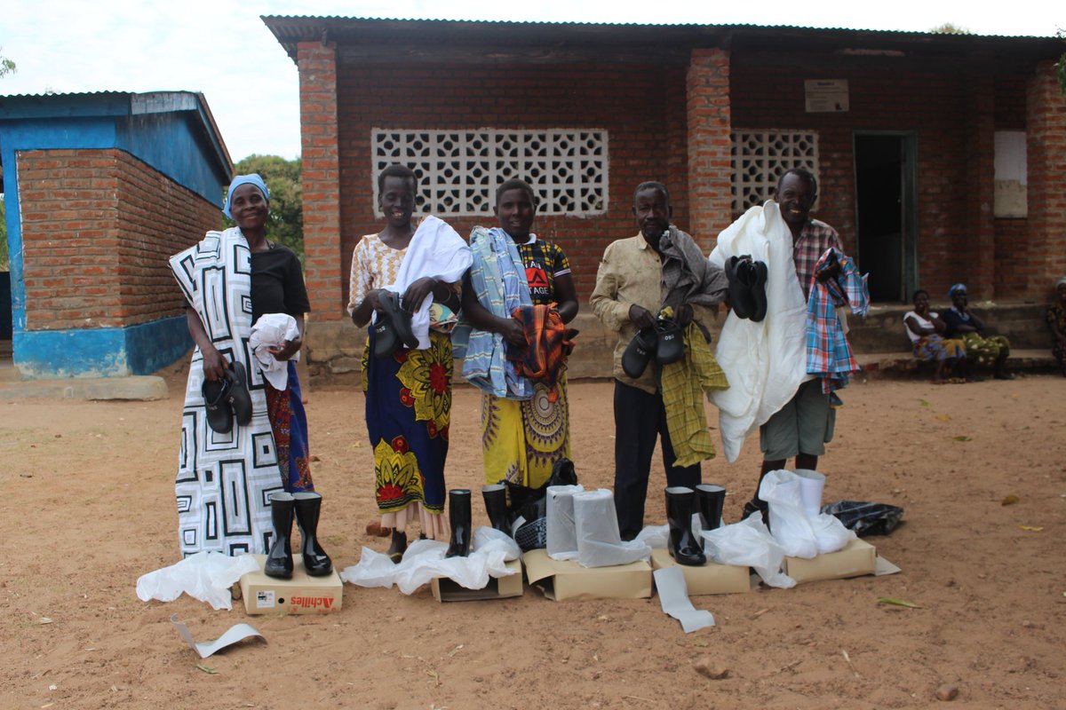 UmunthuP's tweet photo. We are grateful to #Crossroadsfoundation for the donation. The items will go a long way in ensuring children get quality #ECD and vulnerable individuals will breathe a sigh of gratefulness.
@thinkmalawi @undpmalawi @EUinMalawi @USEmbassyLLW @MalawiUNICEF @rogerfedererfdn https://t.co/kdBvgJBfIQ