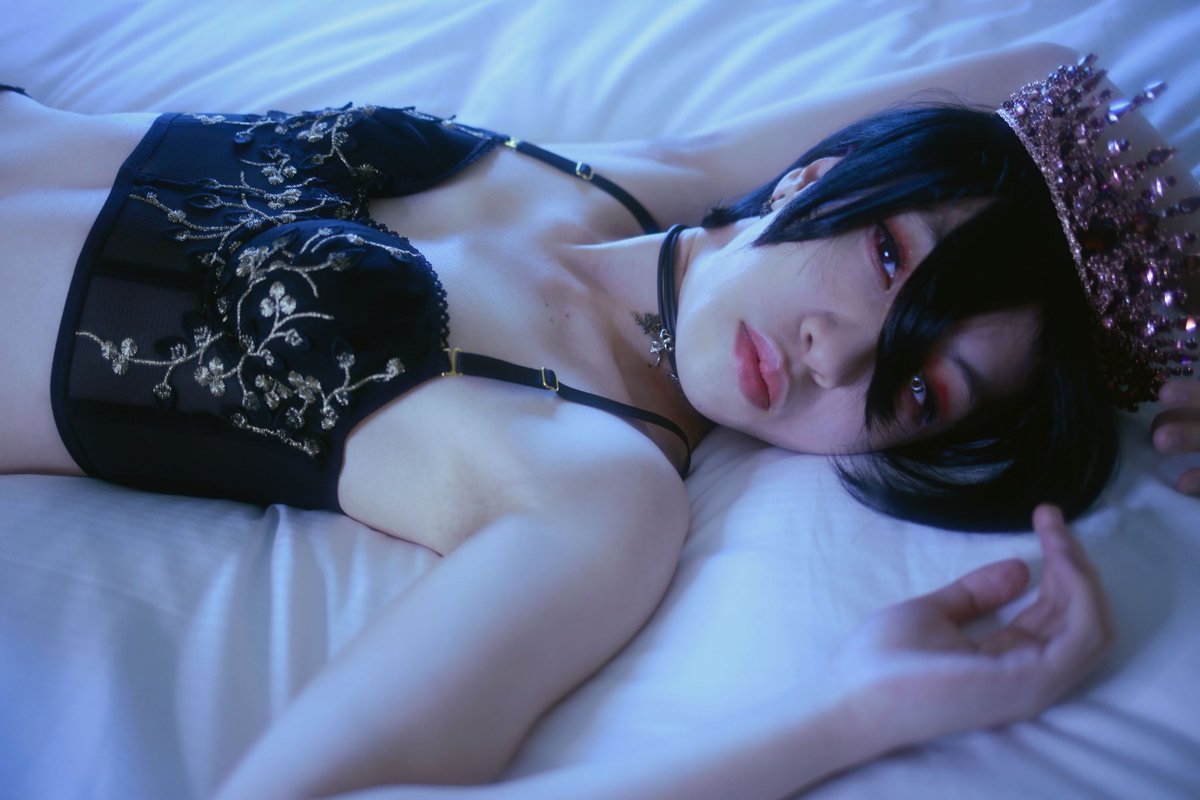 LordMidday's tweet photo. Have some more btw
#rotrk #requiemoftheroseking #BaraouNoSouretsu #baraou #薔薇王の葬列 https://t.co/84k71DO7bo