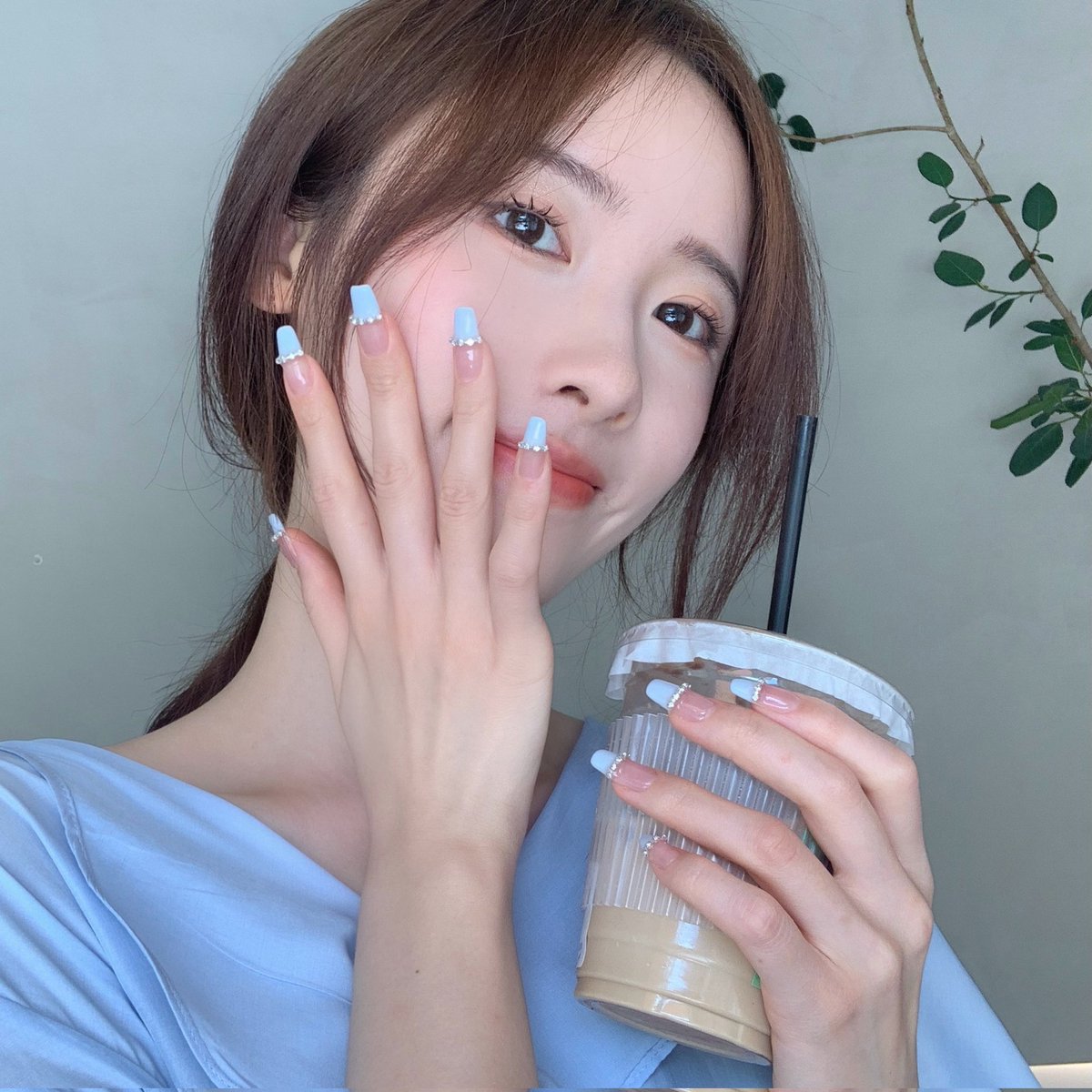 uzguystylez_'s tweet photo. Baby blue nails💙💅🏻😍
#LALISA #BLACKPINK #prettymodel #LosAngeles #kpop #idol #ulzzang #Girls https://t.co/U0gq1ADiSy