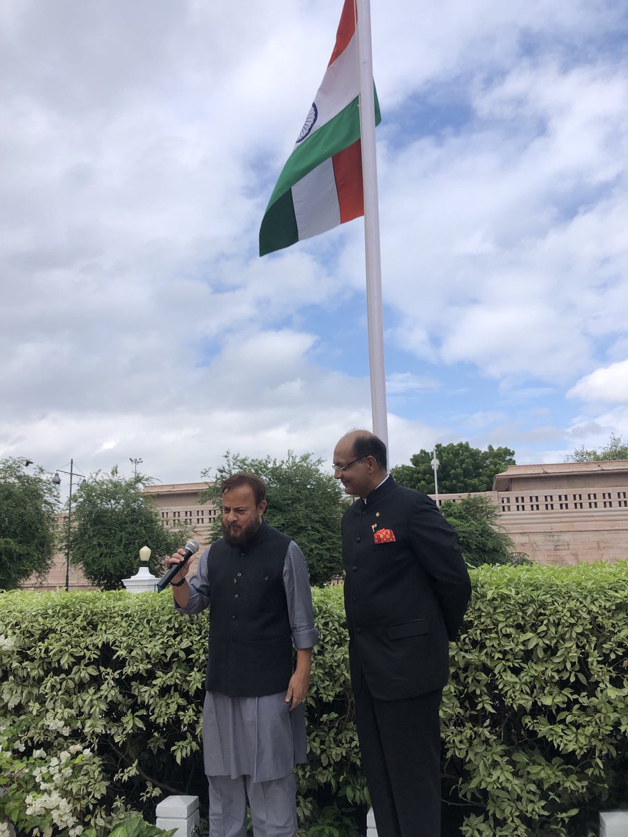 zafarsareshwala's tweet photo. To be present at Unfurling of the #NationalFlag 🇮🇳 on the 76th #IndependenceDay #AzadiKa AmritMahotsav is truly a moment of Pride,When we are celebrating 75 glorious years of Independence! Thanks 🙏 @TajHotels for giving me this opportunity https://t.co/qfMzWi52pR