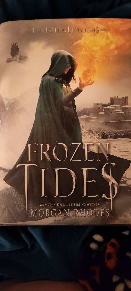 Skryscrolls's tweet photo. Definitely buying the rest of this series second hand. Added #SpiritsandThieves to my #tbrlist which is the sister series to #fallingkingdoms that I've been reading by @MorganRhodesYA only to find out #SpiritsandThieves is unfinished and "indefinitely delayed" #4yearsistoolong https://t.co/ATVX8JwPQI